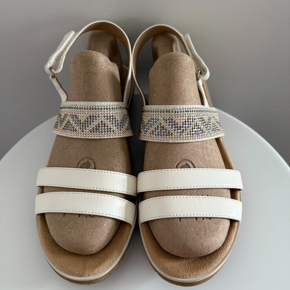 Naturalizer - Off White Sandals with Beading - Women’s Size 8M